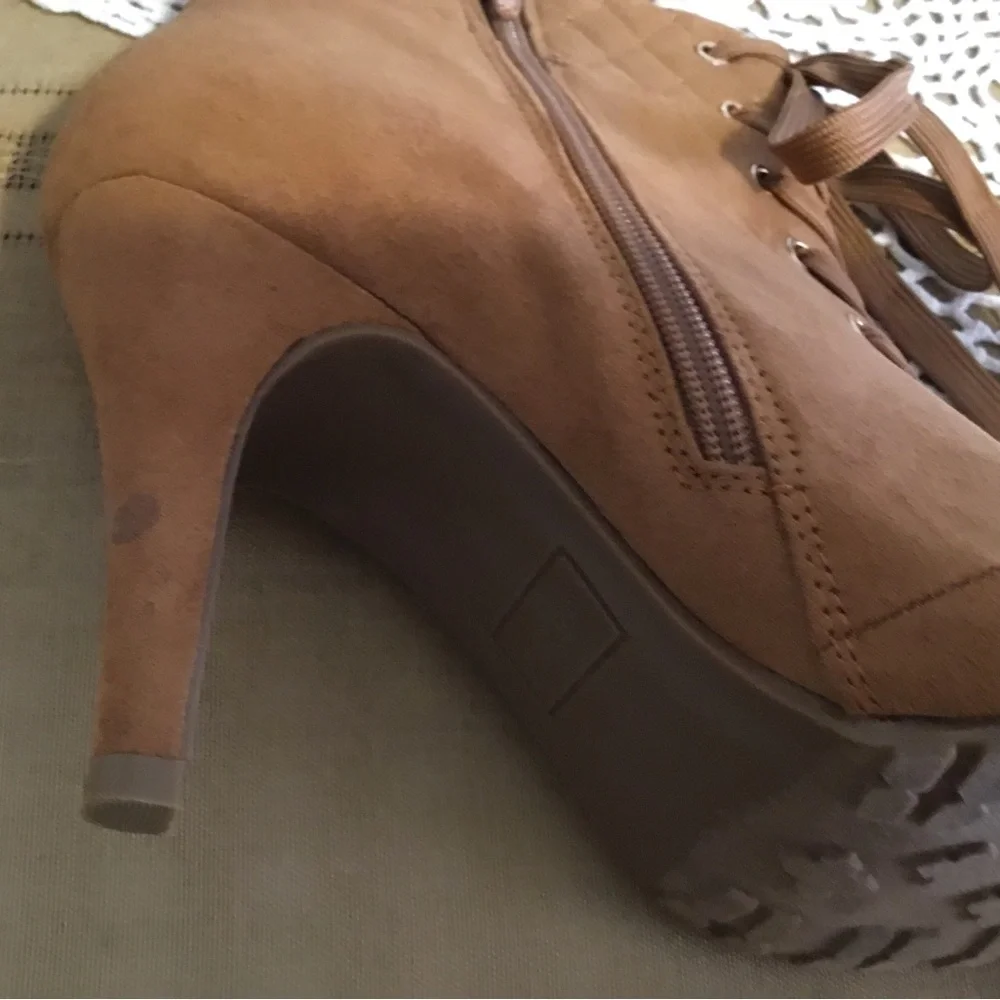 ME TOO TEXTILE UPPER BROWN SUEDE 3.5 HEEL BOOTS / SIDE ZIPPER/ NWOT/ SIZE 8 - Picture 4 of 5